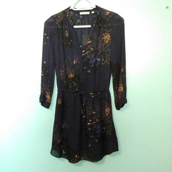 Aritzia Babaton 100% silk 3/4 sleeve button down Bennett Dress - Picture 2 of 14